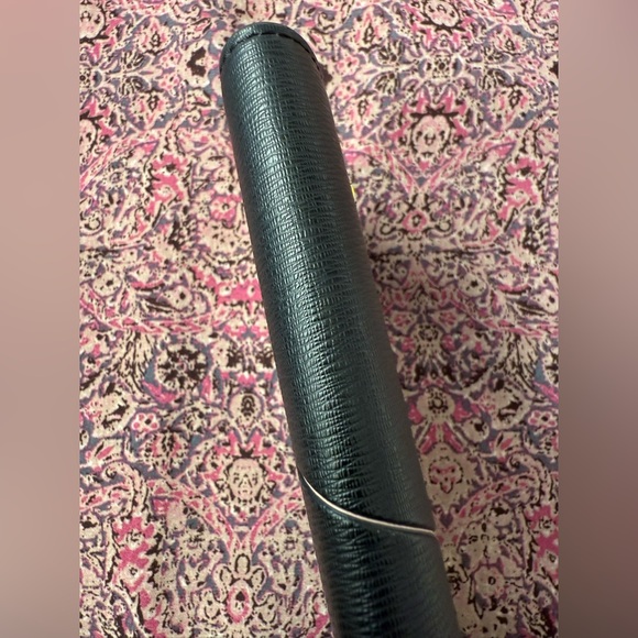 *SOLD* Kate Spade x Disney 101 Dalmatians Dog Passport Holder - Picture 4 of 13